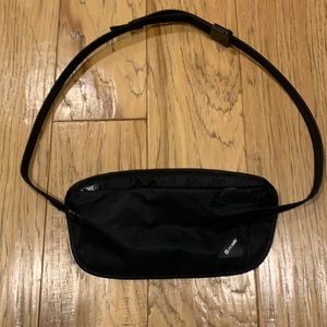 Pacsafe Coversafe X100 RFID Blocking Security Waist Wallet